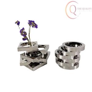 Elegante Florero de Metal Hecho a Mano para Mesa, Colores Personalizables, para Sala de Estar u Oficina, Mejora el Ambiente, Sofisticación Moderna - Product Image 5