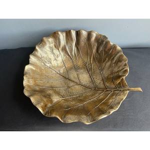 Beau grand bol à feuilles en métal Midcentury Modern,Boho, Farmhouse,Gift Cadeau de pendaison de crémaillère - Product Image 1