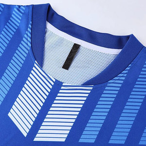 Uniforme de maillot de football de sport professionnel pour l'uniforme de football de séances d'entraînement avec la conception légère et douce de tissu - Product Image 2