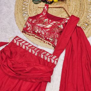 Entra a cada ocasión con una elegancia real en este magnífico Lehenga Saree de diseñador. Una combinación perfecta de encanto tradicional. - Product Image 5