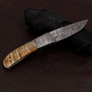 มีดพับอเนกประสงค์เกรดอุตสาหกรรม ทำด้วยมือจากเหล็กดามัสกัส ด้ามจับทำจากเขาสัตว์ เหมาะสำหรับการล่าสัตว์ ของขวัญ รับผลิตตามแบบ OEM ปรับแต่งได้ รับประกัน 3 ปี - Product Image 2