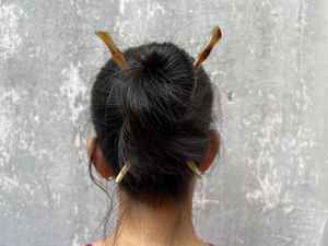 Bâton de cheveux élégant en corne de buffle fait à la main élégant classique chignon épingle à cheveux accessoire pour coiffures chics fournisseur indien - Product Image 2