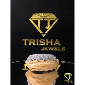 Grilles dentaires hip-hop serties de diamants en moissanite VVS avec argent sterling 925, bijoux de bouche de luxe personnalisés par Trisha Jewels - Product Image 6
