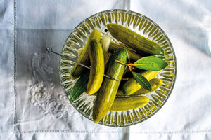 Concombres en conserve biologiques de qualité supérieure, croquants, en marinade au vinaigre, entiers, avec aneth, vente en gros pour restaurants - Product Image 2
