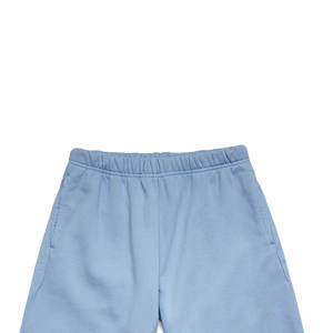 Achetez maintenant des shorts de sport de haute qualité pour hommes, en tissu éponge uni, avec poche arrière, broderie et impression personnalisées - Product Image 5