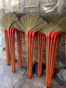 Escoba ecológica de cerdas de hierba para limpieza del hogar, decoración hecha a mano de primera calidad, escoba de hierba de tigre para diseño de interiores - Product Image 2