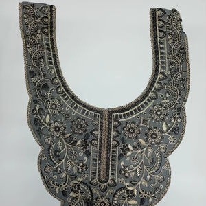 Motifs de cou brodés de luxe pour robes et hauts Décolletés brodés personnalisables pour les fabricants de vêtements qualité 100% - Product Image 1