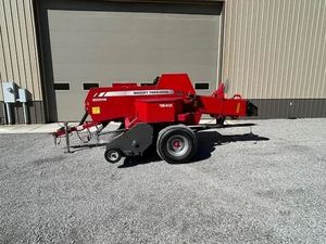 Mini Tractor MASSEY FERGUSON 1840 SQuare baler - Product Image 6