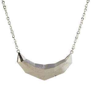 Tip Top Fashions 1105424 Collar llamativo chapado en rodio Colgantes y dijes finos - Product Image 1