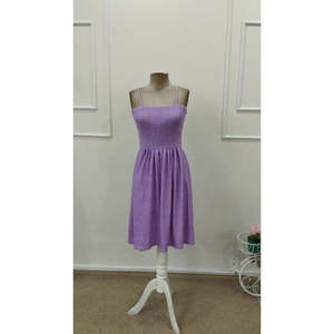 Robe d'été courte à pois froncée pour femme Jane's - Robe trapèze à fines bretelles pour un look décontracté estival - Product Image 6