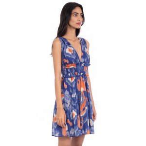 Robe d'été mini trapèze bleue pour femme, col en V profond, fermeture éclair au dos, taille élastique, poches latérales, en jersey, offre ODM - Product Image 1