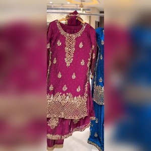 Conjunto de salwar kameez sharara de algodón multicolor, recién llegado, con detalles de resham y elegante dupatta, colección 2025 - Product Image 2