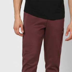 Pantalones de buceo de alto rendimiento para hombre: Construcción de neopreno para una calidez y flexibilidad superiores - Product Image 4