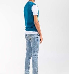 Pull personnalisé OEM pour hommes Col en V Pull tricoté coupe ajustée sans manches pour hommes Pull d'hiver pour hommes - Product Image 5