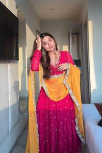 Traje Dupatta de Georgette Pesada con Bordado, Manga Larga, Silueta Holgada con Cintura Natural para Verano - Product Image 5