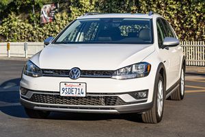 Volkswagen Golf Alltrack SE 2019 Usado en Excelentes Condiciones - Product Image 3