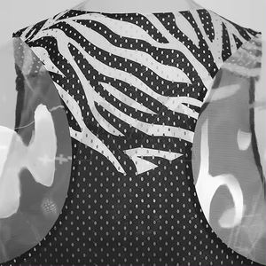 Cómoda camiseta sin mangas de poliéster para mujer, tela tejida, amigable con la piel para uso diario y relajación de viaje - Product Image 5