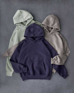 ผ้าฝ้าย 100% 400 GSM กระเป๋าจิงโจ้ที่เอวข้อมือถักริบบิ้นและขอบผ้ายืดพอดีเสื้อกันหนาวหมวก unisex ผลิตในปากีสถาน - Product Image 1