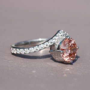 Anillo Solitario de Diamante Redondo Brillante Creado en Laboratorio con Claridad VVS para Mujer en Oro Blanco de 14Kt con Corte Redondo Marrón Fantasía - Product Image 2