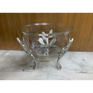 Bol de service de fruits et autres articles en verre transparent de qualité luxueuse avec support de base de conception de feuilles polies brillantes de couleur argentée - Product Image 1