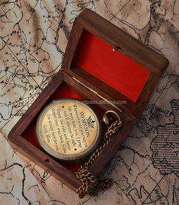 กล่องไม้ขนาดเล็กโบราณพร้อมฝาโซ่ทองเหลืองสลักลายทะเลของขวัญนำทางที่สมบูรณ์แบบสำหรับคุณแม่ลูกชายการเดินป่า - Product Image 3