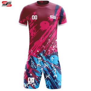 Uniforme de football à sublimation bon marché en polyester 100% ensemble de maillots de football avec logo personnalisé - Product Image 3