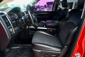 RAM 1500 Sport Crew Cab 4WD 2016, Interior de Cuero Oscuro, Usado, Tamaño de Neumáticos R16, Caja de Cambios Automática/Manual, Volante a la Izquierda - Product Image 2