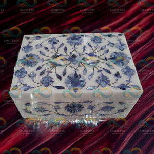 Joyero de nácar de calidad premium hecho a mano con Perla Azul incluida forma rectangular disponible a precio mayorista - Product Image 1