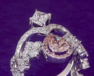 Pera Cut Pink Lab Grown Diamond Promise Ring 18K Chapado en oro blanco Joyería de compromiso nupcial Moda Eternity Design - Product Image 1