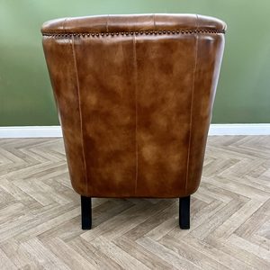 Chesterfield Style Single Seater Artificial Leather <b>Sofa</b> Home Furniture with <b>Sponge</b> Filling <b>for</b> Apartment Living - Product Image 1