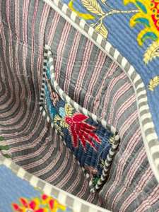 พกพาสะดวกด้วยกระเป๋าโท้ทอเนกประสงค์ของเรา แข็งแรง ทันสมัย และออกแบบมาเพื่อให้ของใช้ของคุณปลอดภัยและจัดระเบียบ - Product Image 6