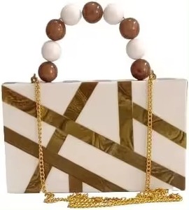 Pochette de sac en résine époxy avec longue chaîne de fronde en métal à la mode pour l'embrayage de main de fête de cadeau de mariage de fille avec une belle décoration - Product Image 6