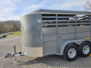 Remorque de transport de chevaux pas chère à vendre, prête à être expédiée, fournisseur d'équipements agricoles - Product Image 5