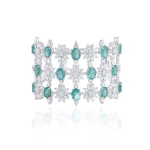 Bracelet manchette Haute in Emeralds Fashion - Product Image 2