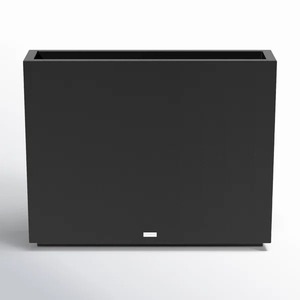 Jardinière de luxe en métal noir conçue pour mélanger l'esthétique moderne avec la verdure naturelle pour une ambiance chic à la maison - Product Image 4