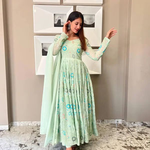 Material de seda Chinon con bordado pesado Manga de trabajo de secuencia de 5mm Producto de alta calidad para mujeres y niñas - Product Image 1