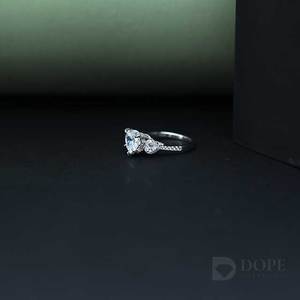 แหวนเพชรมอยส์ซอไนต์รูปหัวใจสวยพร้อมสแตนเลสชุบทอง18K เป็นของขวัญที่มีดีไซน์ไม่ซ้ำใครสำหรับคนที่คุณรัก - Product Image 3