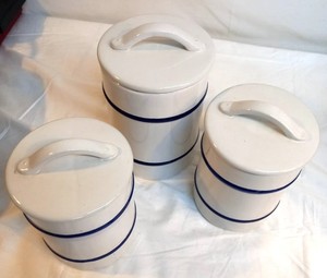 Ensemble de 3 pots de rangement en céramique avec couvercles, récipients hermétiques et adaptés aux aliments, organisateur de cuisine durable, rangement classique pour comptoir - Product Image 2