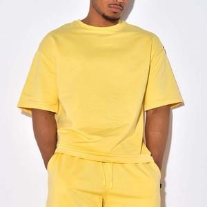 Ensemble de survêtements d'été respirants 100% coton Vêtements pour hommes Plus Size Yellow Color T Shirt and Short Men's Sets Service OEM - Product Image 6