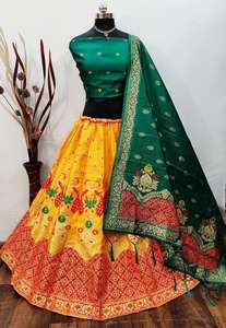 Último diseñador Heavy Pure Banarasi Silk Lehenga Choli por Fab Zone - Product Image 2