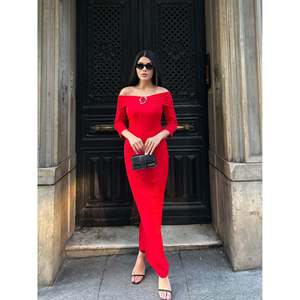 missJANELL 3061 Vestido Maxi Rojo Dubai con Cuello Barco para Mujer - Elegante Vestido Largo con Accesorios en Mezcla de Poliéster y Elastano - Product Image 3