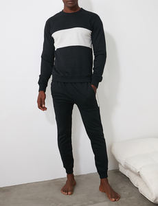 Sweat-shirt avec logo personnalisé OEM pour hommes Sweat-shirt à col rond noir Jogging Survêtement Survêtement Survêtements unis pour hommes par SI - Product Image 5