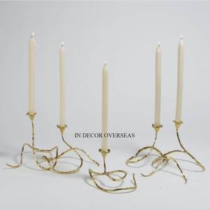 Vente chaude Meilleure Qualité Fil Métallique Unique Designer Haute Qualité Plaqué Or Hôtel Et Restaurant Table Centre De Table Bougeoir - Product Image 1