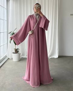Vente en gros de nouveautés Abayas d'hiver à manches longues à la mode modeste col haut en mousseline de soie brodé Technics Opt ODM Supply - Product Image 2