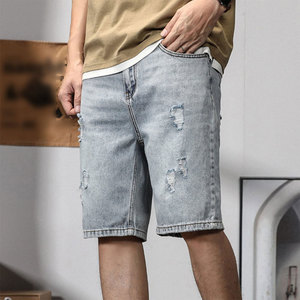 Shorts en jean délavé style streetwear vintage avec broderie logo personnalisée, tricoté respirant, coupe droite décontractée - Product Image 2