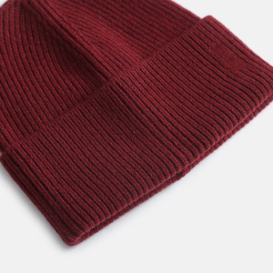 Bonnet d'hiver en tricot uni avec logo personnalisé en relief, en polyester/coton, unisexe, pour le ski et les voyages en plein air - Product Image 3