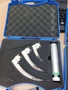 Ensemble de laryngoscope rigide à LED Pentax en acier inoxydable réutilisable pour l'anesthésie chirurgicale, pour utilisation en clinique vétérinaire - Product Image 2