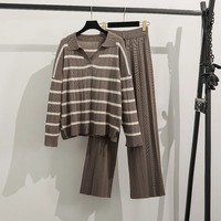Ensemble 2 pièces tricoté pour femme, haut rayé à manches longues et jupe plissée, décontracté, coupe ample, longueur complète, anti-boulochage, pour l'automne