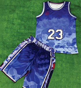 Ensemble d'uniformes de basketball sublimés 2 pièces haut de gamme, motif camouflage bleu ciel, vêtements de sport anti-humidité - Product Image 1
