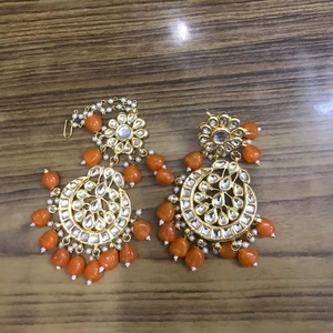 Parure tendance de boucles d'oreilles pendantes et diadème en alliage de zinc plaqué or, ornée de perles, de cristaux et de strass géométriques, style Kundan Jhumka, pour femme, traditionnelle - Product Image 1